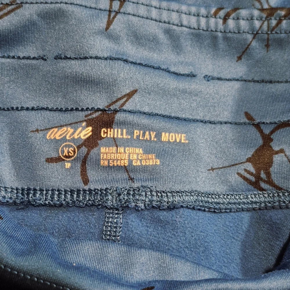 Aerie Play XS leggings, skiing bunny print royal blue & black soft comfy GUC - Picture 3 of 8